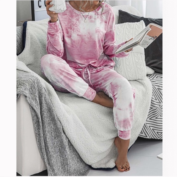 LAST TWO AVAILABLE New Women's Tie-Dye Long Sleeve Top & Joggers Set Size Small - Picture 1 of 15